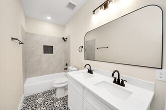 3808 Hiford Dr in Houston, TX - Building Photo - Building Photo