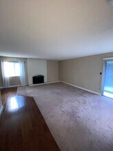 105 River Oaks Dr in Bakersfield, CA - Building Photo - Building Photo