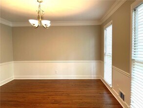 5045 Spalding Dr in Atlanta, GA - Building Photo - Building Photo