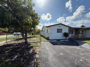 1101 NW 55th Ave in Lauderhill, FL - Building Photo - Building Photo