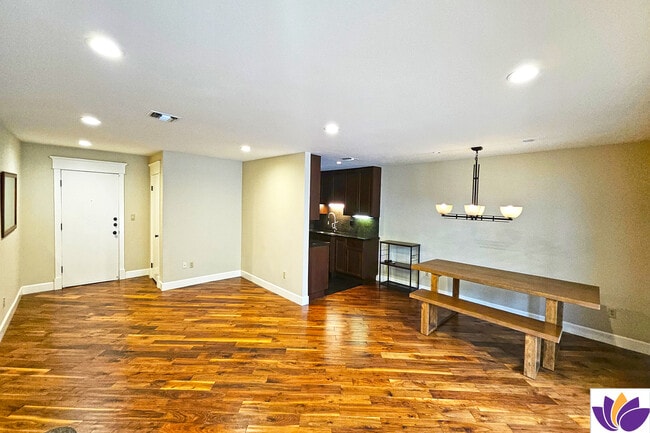 382 E California Blvd, Unit #106 in Pasadena, CA - Foto de edificio - Building Photo