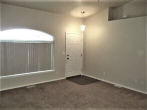 11549 Roanoke Dr in Caldwell, ID - Foto de edificio - Building Photo