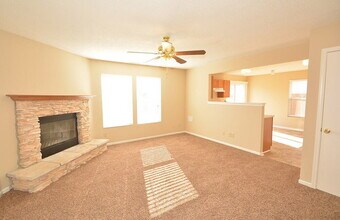 911 Bentgrass Dr in Greenwood, IN - Building Photo - Building Photo