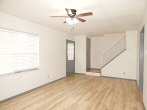2742 S Donnybrook Ave in Tyler, TX - Foto de edificio - Building Photo