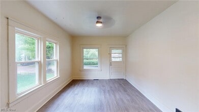 210 Perry St in Struthers, OH - Building Photo - Building Photo