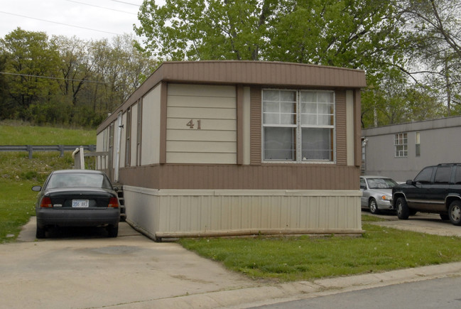 Bonnor Mobile Home Park in Bonner Springs, KS - Foto de edificio - Building Photo