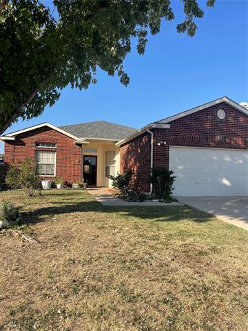 2005 Hickory Dr in Little Elm, TX - Building Photo