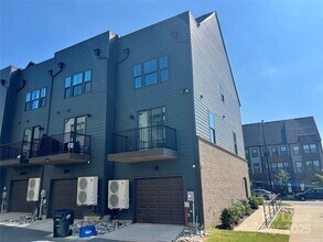 6107 Station Crossing Ave in Charlotte, NC - Building Photo - Building Photo