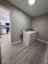 10 Flicker Dr in Latham, NY - Building Photo - Building Photo