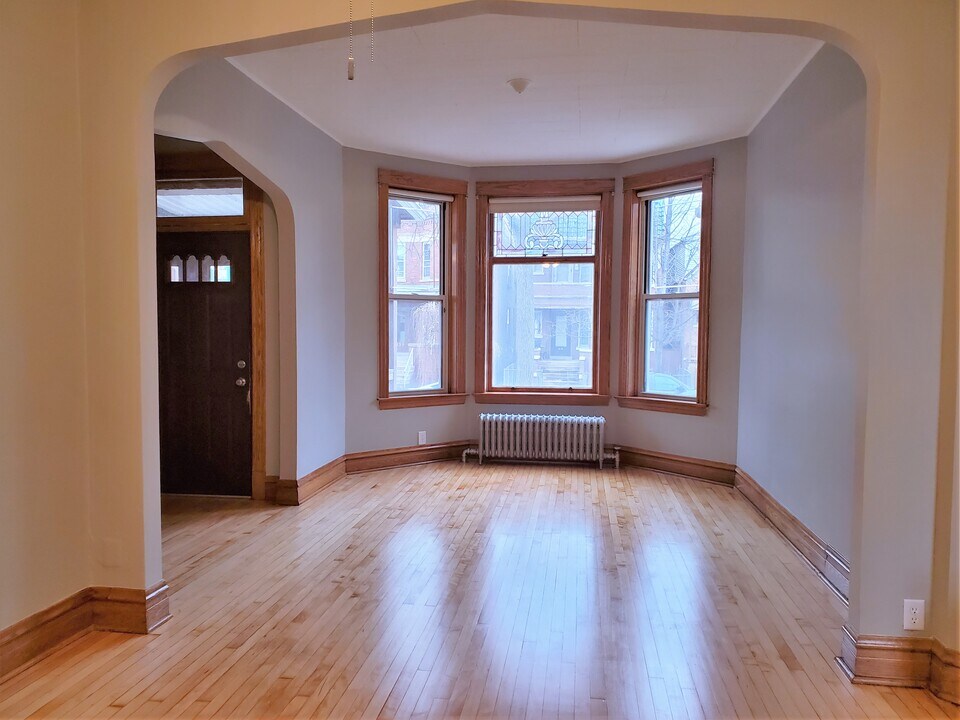 2436 N Drake Ave, Unit 1 in Chicago, IL - Building Photo