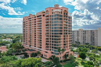 Gables Club Tower I & 2 in Coral Gables, FL - Building Photo - Building Photo