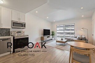 519 Westmoreland Ave in Los Angeles, CA - Building Photo