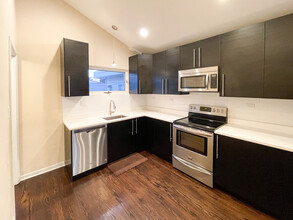 7449 Wilson Terrace in Morton Grove, IL - Foto de edificio - Building Photo