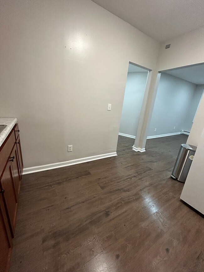 87 Watsessing Ave, Unit 2 in Bloomfield, NJ - Building Photo - Building Photo