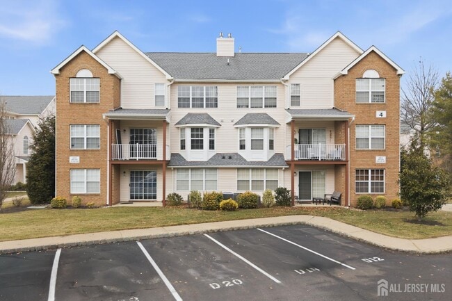 405 Plymouth Rd in North Brunswick, NJ - Building Photo - Building Photo