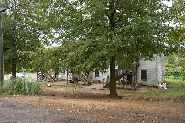 627 Dorothea Dr in Raleigh, NC - Foto de edificio - Building Photo