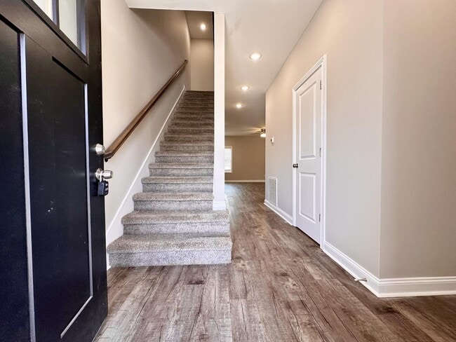 1176 Meadowhill Ln in Clarksville, TN - Building Photo - Building Photo