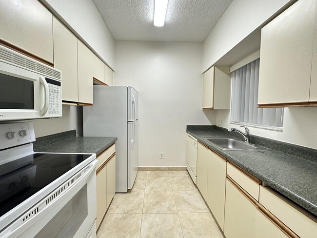 671 Cypress Lake Blvd in Pompano Beach, FL - Building Photo - Building Photo