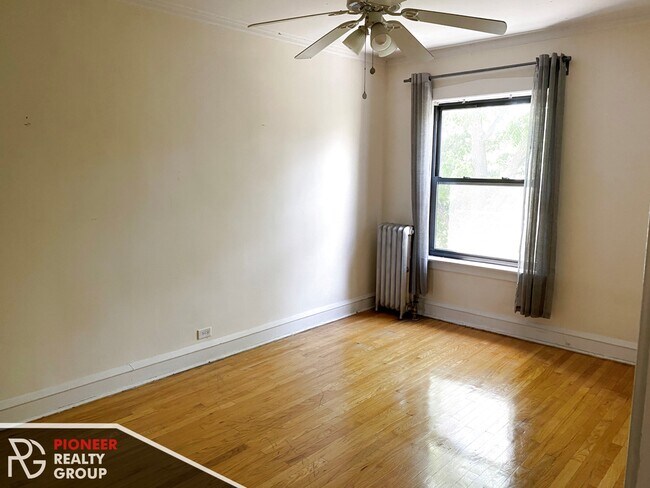 1952 W Wilson Ave, Unit 2aa photo'