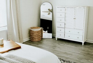 1709 Chester Valley Ct in Clemmons, NC - Foto de edificio - Building Photo