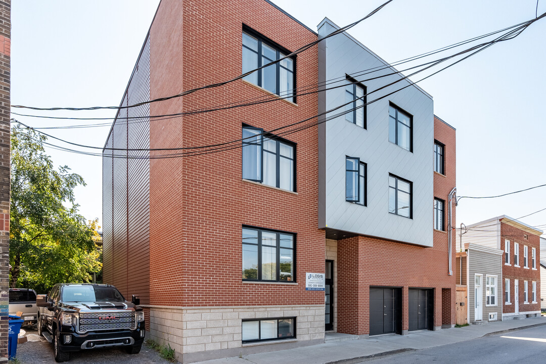 563 Hermine Rue in Québec, QC - Building Photo