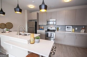 245 E Trinity Pl, Unit 1125 in Decatur, GA - Building Photo - Building Photo