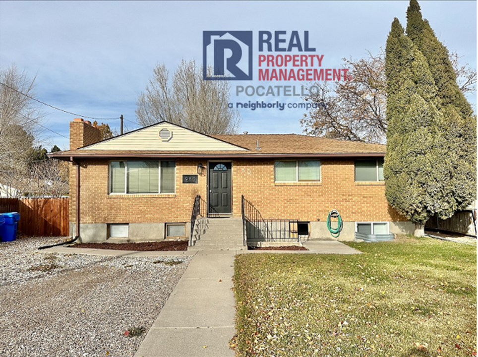 980 Berryman Dr-Unit -980 1/2 in Pocatello, ID - Foto de edificio