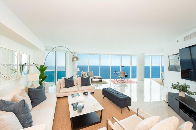 2711 S Ocean Dr in Hollywood, FL - Foto de edificio - Building Photo
