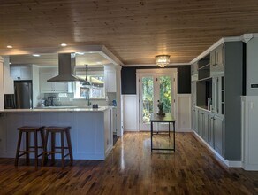 1327 Worrall Dr in Bremerton, WA - Building Photo - Building Photo