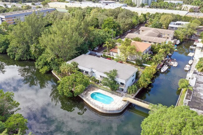 property at 1777 Venice Ln