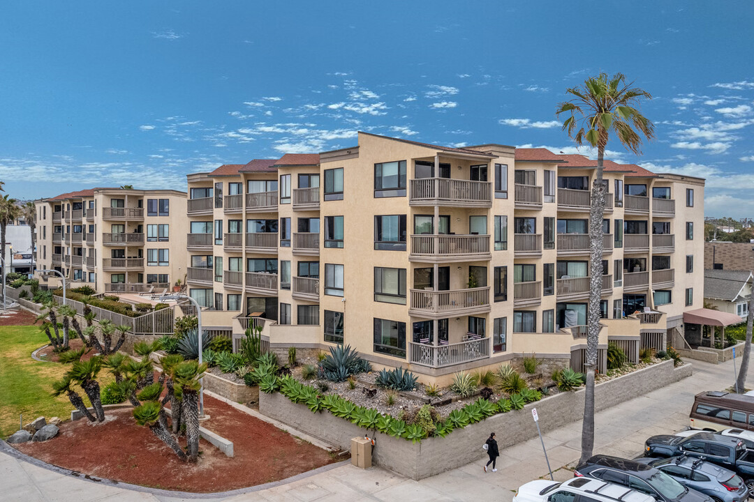 See The Sea Condominiums in San Diego, CA - Building Photo