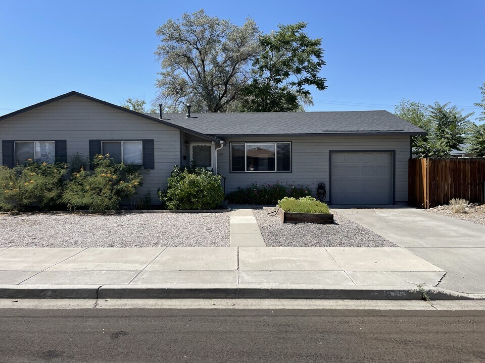 69 N Allen St in Fallon, NV - Building Photo