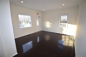 159 Main St in Chester, CT - Building Photo - Building Photo