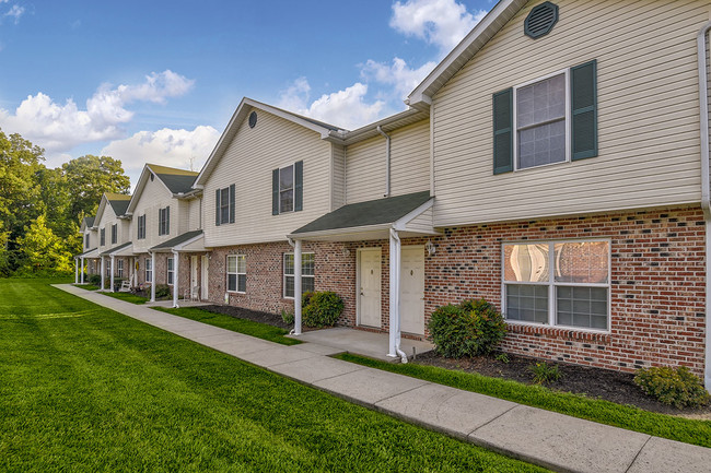 Yellowbud Place in Moorefield, WV - Building Photo - Building Photo