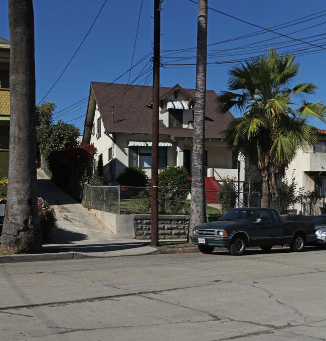 577 N Boylston St in Los Angeles, CA - Building Photo - Building Photo