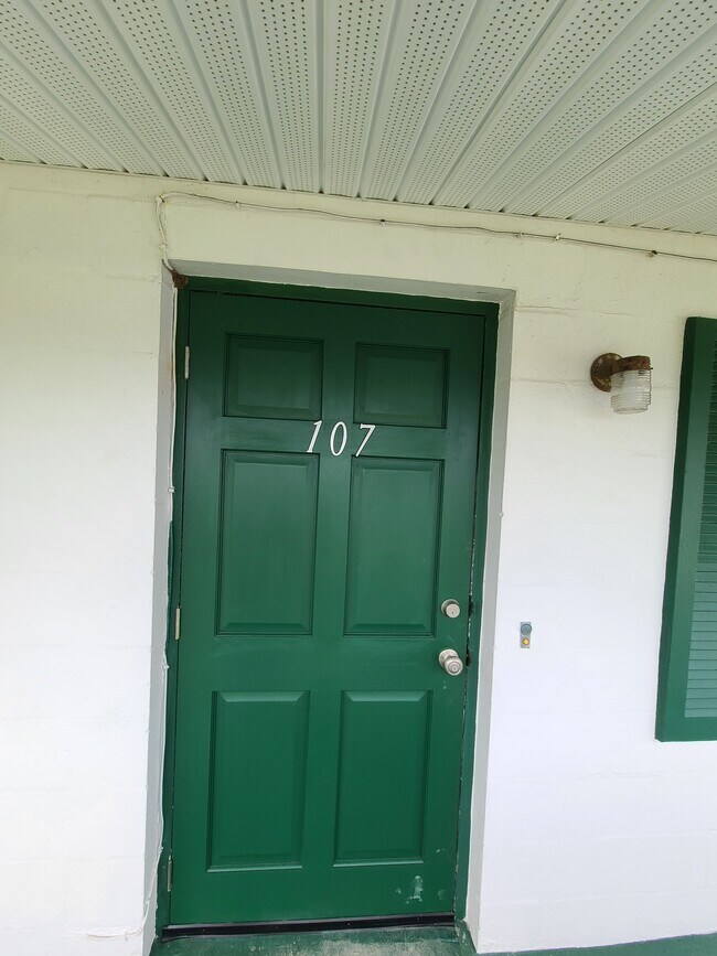 West Winds in South Daytona, FL - Foto de edificio - Building Photo