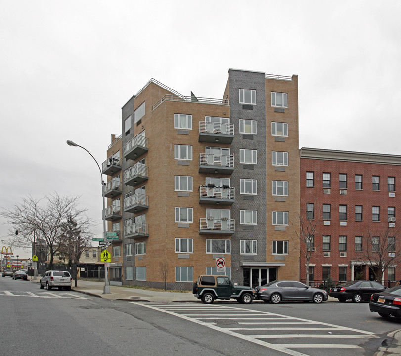 Williamsburg in Brooklyn, NY - Building Photo