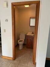 96 Prospect St, Unit 1 in Rockland, MA - Foto de edificio - Building Photo