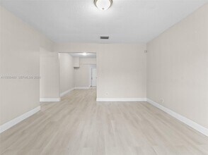 5880 NW 19th St in Lauderhill, FL - Building Photo - Building Photo