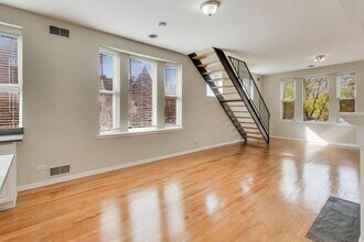 1481 W Irving Park Rd in Chicago, IL - Building Photo - Building Photo