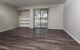 600 Barwood Park, Unit 1737 in Austin, TX - Building Photo