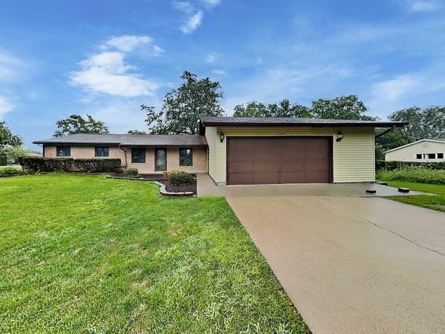 16400 Sherwood Dr