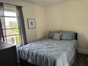 1201 Marshall St in Manitowoc, WI - Foto de edificio - Building Photo