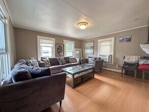 39 Rogers St, Unit 2 in Branford, CT - Building Photo - Building Photo
