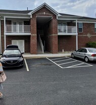 5600 Chariot Run Dr, Unit Chariot Run Apts in Louisville, KY - Building Photo
