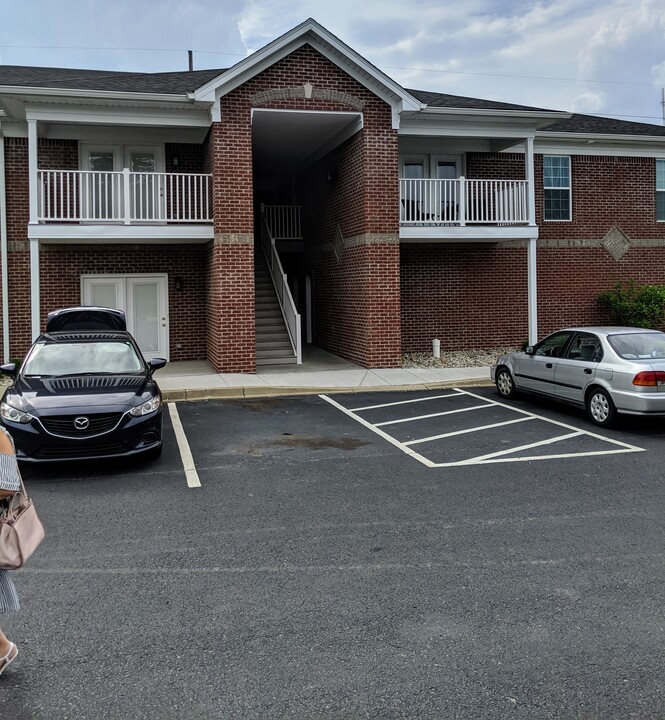 5600 Chariot Run Dr, Unit Chariot Run Apts in Louisville, KY - Foto de edificio