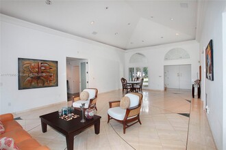 324 Caribbean Rd in Key Biscayne, FL - Building Photo - Building Photo