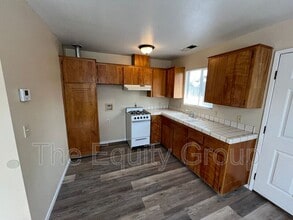 62 N Villa St in Porterville, CA - Building Photo - Building Photo