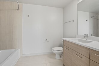 304 N Canal St in Chicago, IL - Building Photo - Building Photo