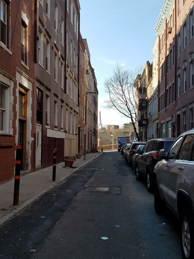 41 Sheafe St, Unit 1